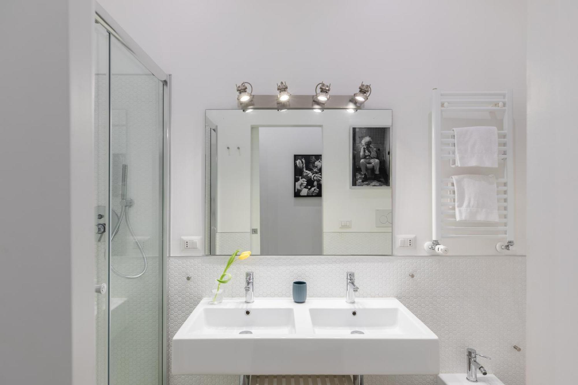 Trastevere Modern 4br 4baths, Wifi, Ac, Custom Kitchen, Living Roma